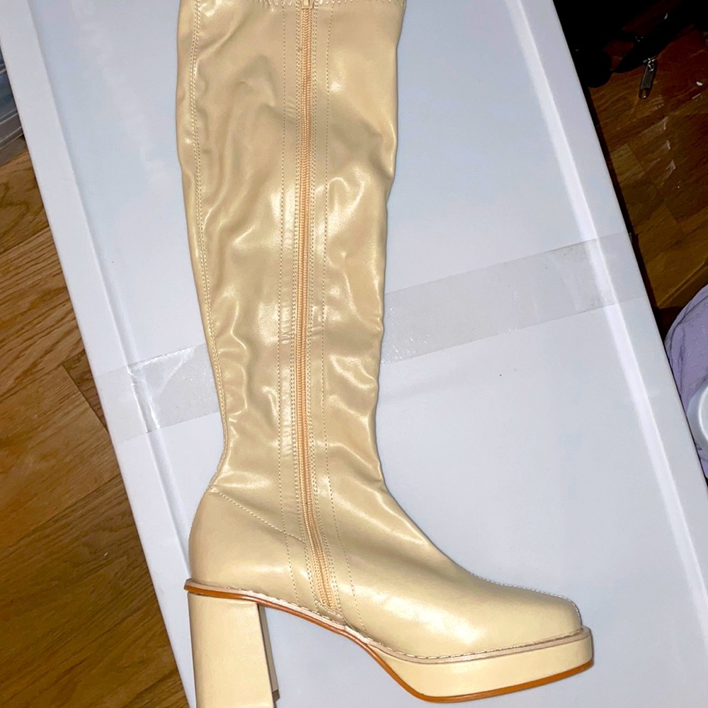 Tagtraume beige boots